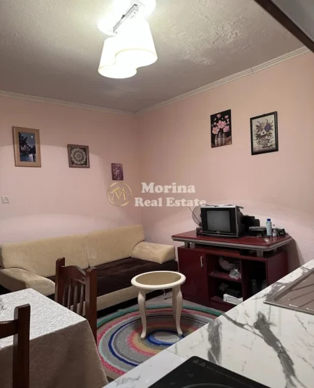 Tirane, jepet me qera Vile 1+1 Kati 2, 55 m² 400 € (Rruga Myslym Shyri)