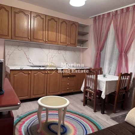 Tirane, jepet me qera Vile 1+1 Kati 2, 55 m² 400 € (Rruga Myslym Shyri)