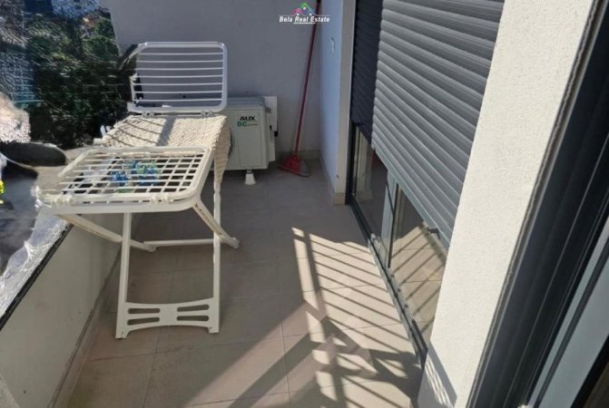 Tirane, jepet me qera apartament 1+1 Kati 7, 55 m² 650 € (Rruga Karl Gega)