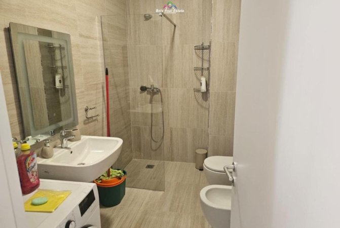 Tirane, jepet me qera apartament 1+1 Kati 7, 55 m² 650 € (Rruga Karl Gega)