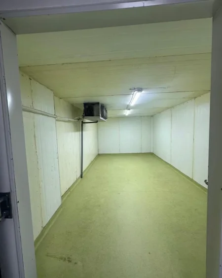 Tirane, jepet me qera ambjent biznesi , 21 m² (Liqeni i Thate)