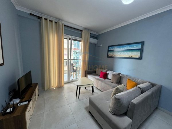 Tirane, jepet me qera apartament 3+1+Ballkon Kati 3, 125 m² 500 € (Kisha Ortodokse)