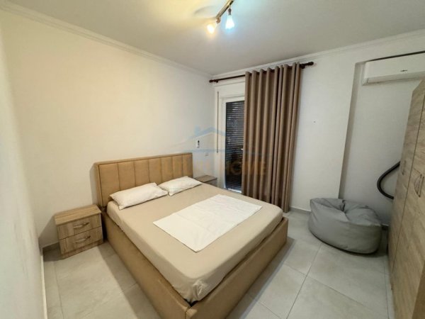 Tirane, jepet me qera apartament 3+1+Ballkon Kati 3, 125 m² 500 € (Kisha Ortodokse)