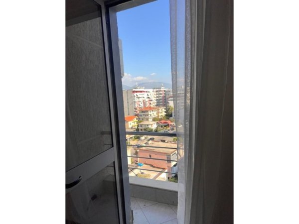 Tirane, jepet me qera apartament 2+1+Ballkon Kati 5, 120 m² 500 € (astir)