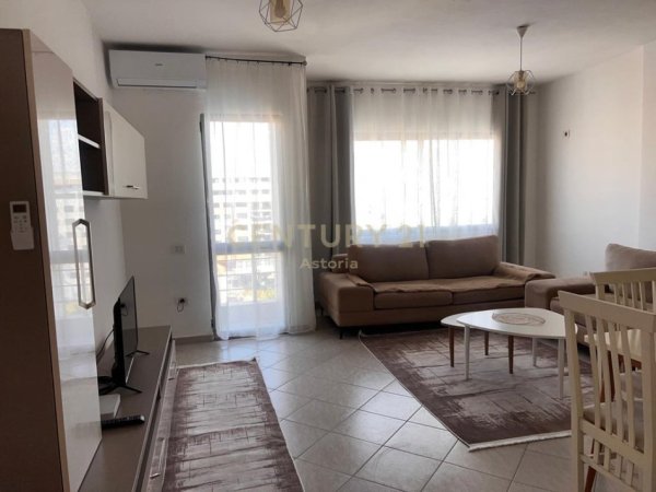 Tirane, jepet me qera apartament 2+1+Ballkon Kati 5, 120 m² 500 € (astir)