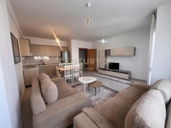 Tirane, jepet me qera apartament 2+1+Ballkon Kati 5, 120 m² 500 € (astir)