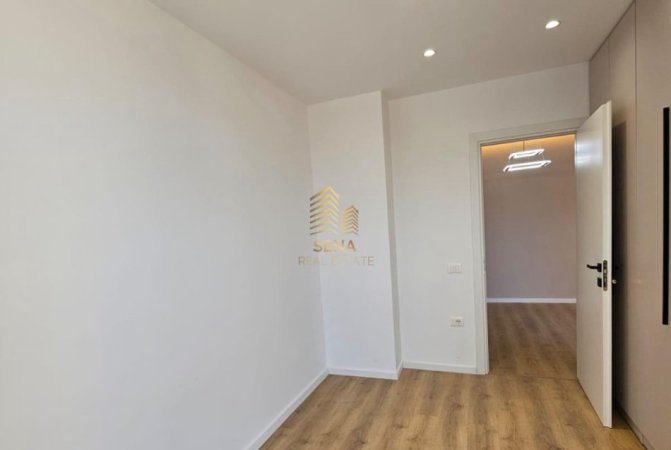 Tirane, shitet apartament 2+1+Ballkon Kati 4, 79 m² 195.000 € (Pazari i ri, prane Optika Roma)