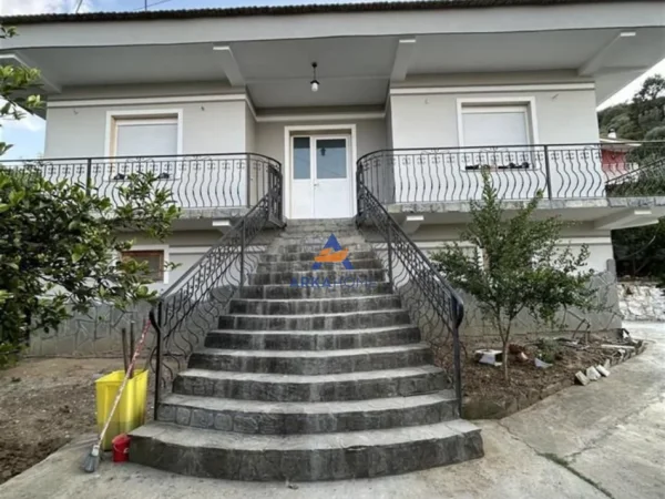 Tirane, jepet me qera Vile 2 Katshe Kati 2, 523 € 