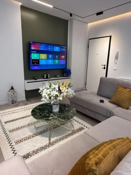 Tirane, jepet me qera apartament 1+1+Ballkon Kati 4, 75 m² 620 € (BULEVARDI I RI)