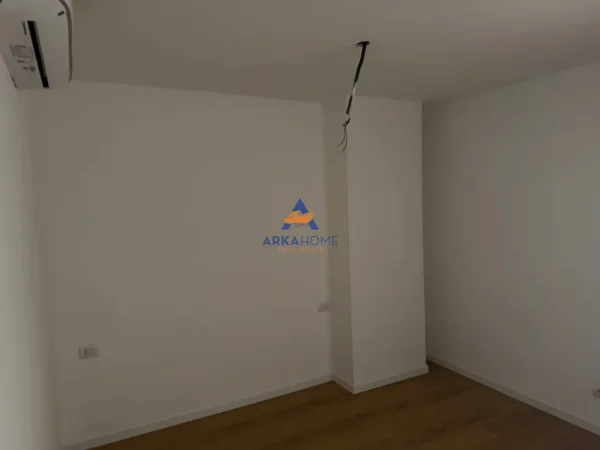 Tirane, jepet me qera apartament 1+1+Ballkon Kati 2, 48 m² 728 € 