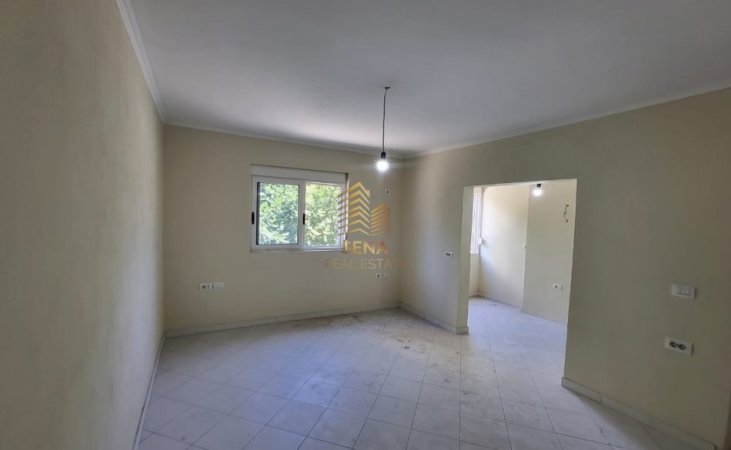 Durres, shitet apartament 1+1+Ballkon Kati 1, 57 m² 65.000 € (Durres,Rruga Agimi)