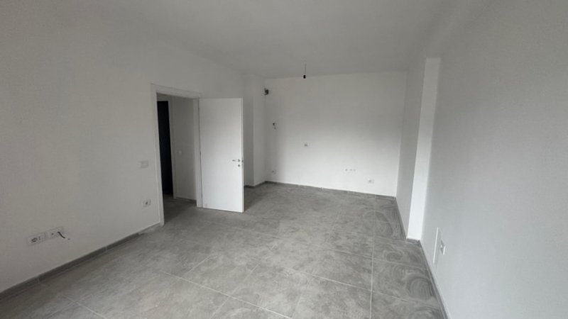 Tirane, shes apartament 2+1+Ballkon Kati 4, 129 m² 207.000 € (Oasis Residence)