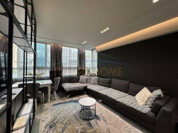 Tirane, shitet apartament 2+1+Ballkon Kati 3, 96 m² 255.000 € (Komuna e Parisit)