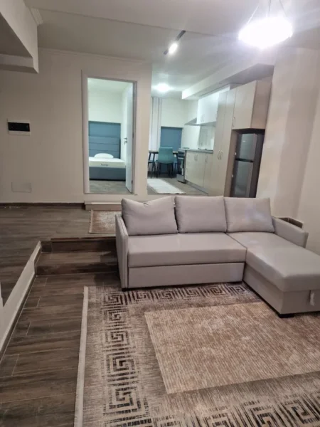 Tirane, jepet me qera apartament 2+1 Kati 0, 84 m² 700 € (bulevardi ri)