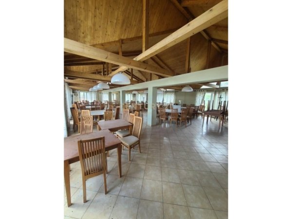 Elbasan, jap me Qera/Bashkepunim Fabrike Birre dhe Restorant  , 888 m² 5.500 € (Elbasan, Labinot Fushe)