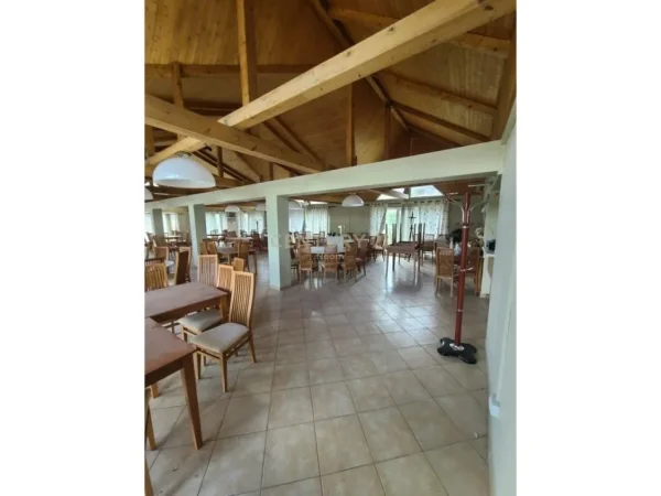 Elbasan, jap me Qera/Bashkepunim Fabrike Birre dhe Restorant  , 888 m² 5.500 € (Elbasan, Labinot Fushe)