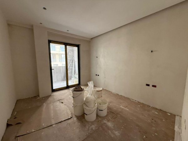 Tirane, jepet me qera zyre , 110 m² 900 € (Rruga e Durrësit)