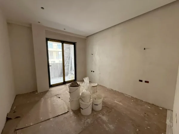 Tirane, jepet me qera zyre , 110 m² 900 € (Rruga e Durrësit)