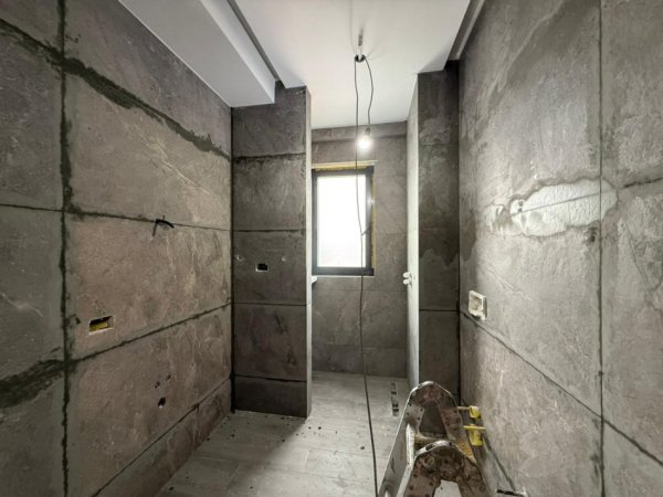 Tirane, jepet me qera zyre , 110 m² 900 € (Rruga e Durrësit)