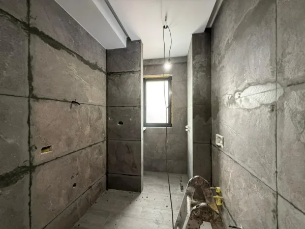 Tirane, jepet me qera zyre , 110 m² 900 € (Rruga e Durrësit)