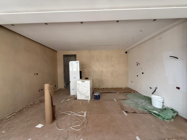 Tirane, jepet me qera zyre , 110 m² 900 € (Rruga e Durrësit)