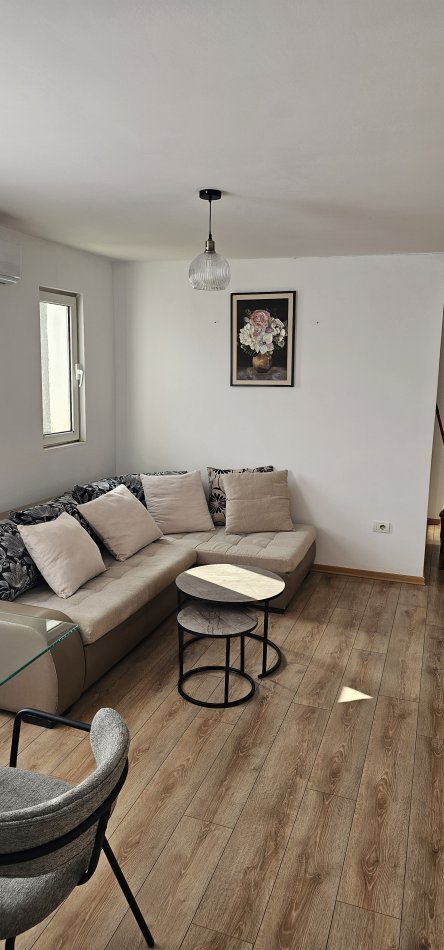 Tirane, jepet me qera nga Pronari, apartament 1+1 perball maternitetit, Kati 5, 54 m², pa ashensor, 45000 ALL, nuk bashkepunoj me agjensi
