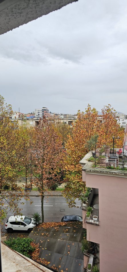 Tirane, jepet me qera nga Pronari, apartament 1+1 perball maternitetit, Kati 5, 54 m², pa ashensor, 45000 ALL, nuk bashkepunoj me agjensi