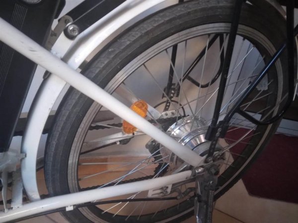 Tirane, okazion biciklete elektrike Nakto 26 ″ Cargo Electric Bike e bardhë 50.000 €