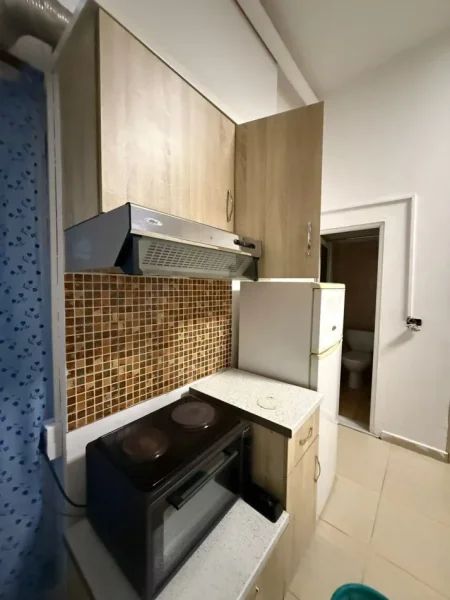 Tirane, jepet me qera garsonier 1+1 Kati 0, 30 m² 28.000 € 