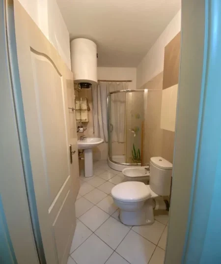 Tirane, jepet me qera apartament 1+1 Kati 3, 86 m² 450 € 