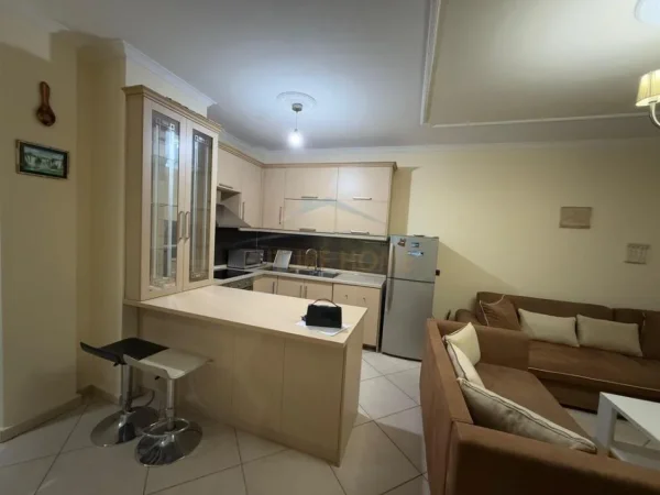 Tirane, jepet me qera apartament 1+1+Ballkon Kati 3, 72 m² 600 € (Kodra e Diellit)