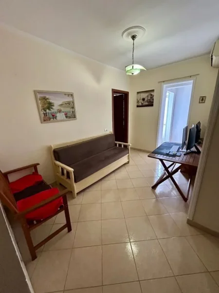 Tirane, jepet me qera apartament 1+1 Kati 4, 50 m² 45.000 € 