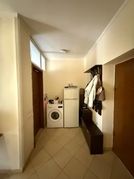 Tirane, jepet me qera apartament 1+1 Kati 4, 50 m² 45.000 € 