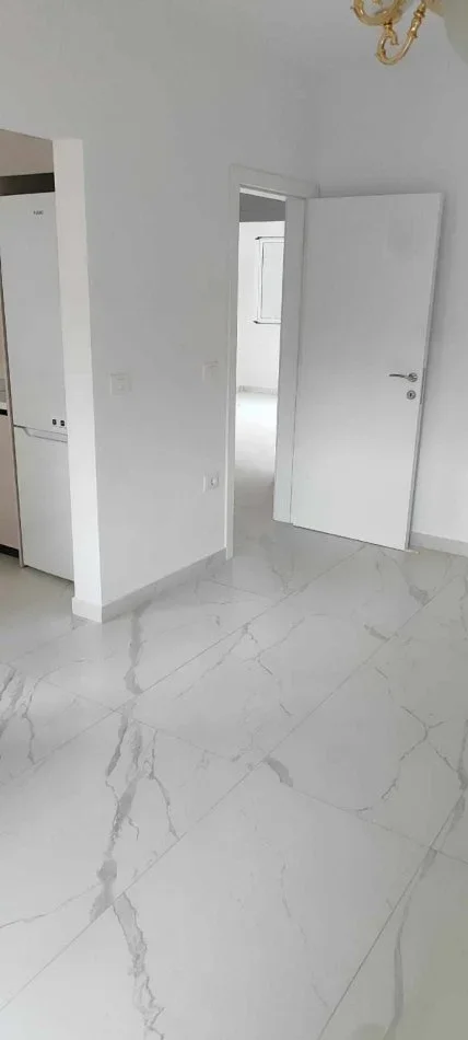 Tirane, jepet me qera apartament 2+1 Kati 3, 75 m² 530 € (rruga Ndre Mjeda)