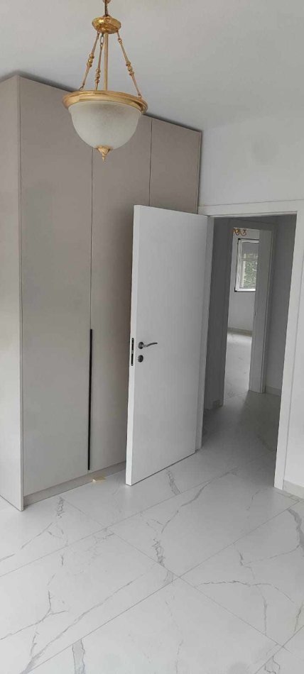 Tirane, jepet me qera apartament 2+1 Kati 3, 75 m² 530 € (rruga Ndre Mjeda)