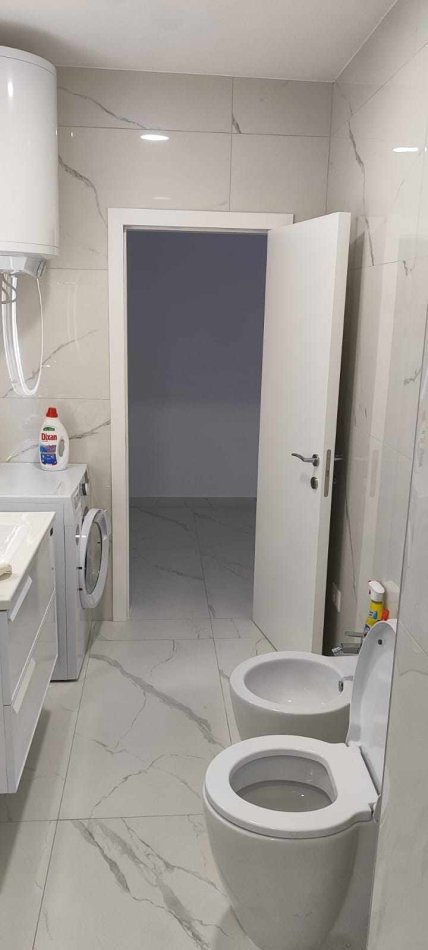 Tirane, jepet me qera apartament 2+1 Kati 3, 75 m² 530 € (rruga Ndre Mjeda)