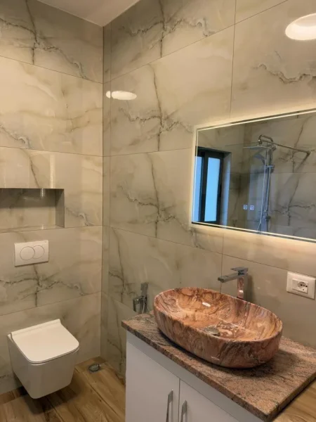 Tirane, ndarje qeraje me vajze apartament 2+1 Kati 2, 1 m² 600 €