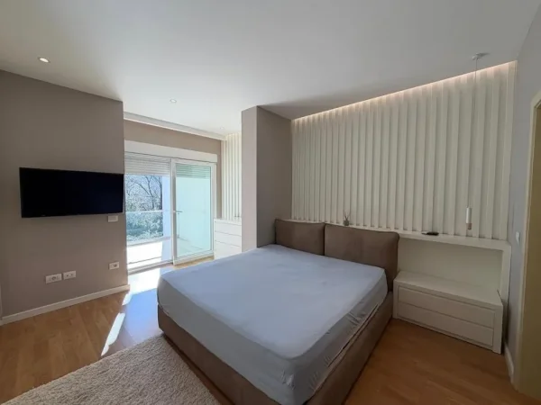 Tirane, shitet Vile 3+1+Ballkon , 170 m² 490.000 €