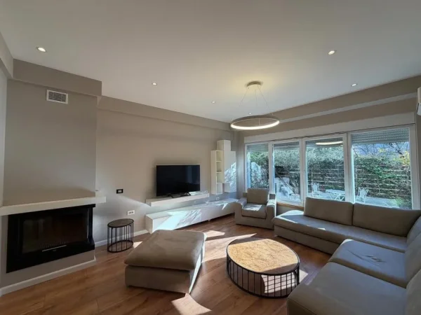 Tirane, shitet Vile 3+1+Ballkon , 170 m² 490.000 €