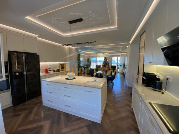 Tirane, shitet apartament 4+1+Ballkon Kati 6, 257 m² (Selite)