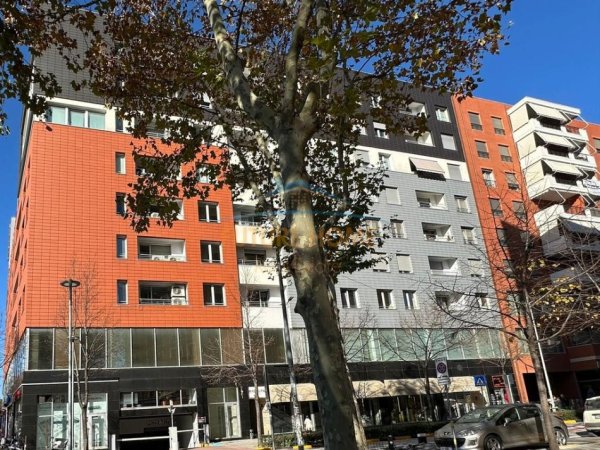 Tirane, jepet me qera zyre Kati 5, 500 m² 9.500 € (Bulevardi Gjergj Fishta)