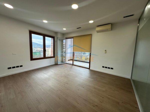 Tirane, jepet me qera zyre Kati 5, 500 m² 9.500 € (Bulevardi Gjergj Fishta)