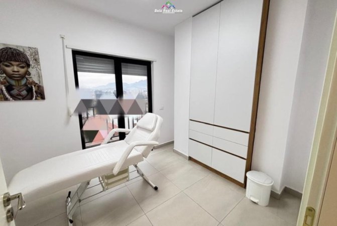 Tirane, shes apartament 3+1 Kati 8, 116 m² 261.000 € (Rruga Gjon Buzuku)