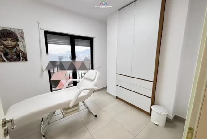 Tirane, shes apartament 3+1 Kati 8, 116 m² 261.000 € (Rruga Gjon Buzuku)