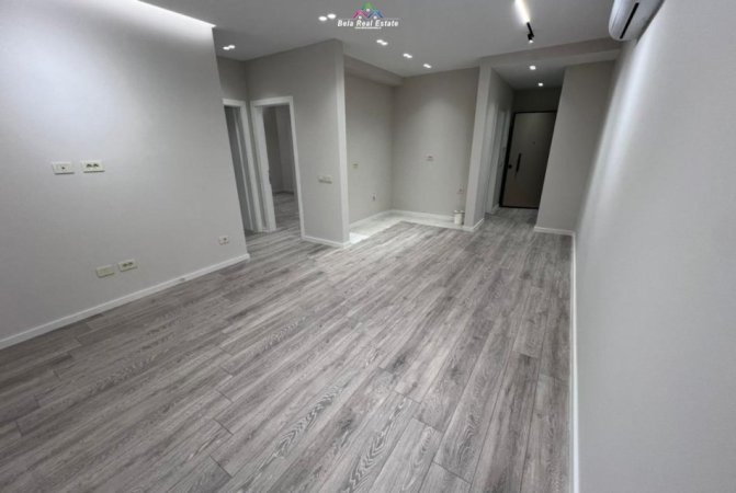 Tirane, jepet me qera zyre Kati 12, 100 m² 1.100 € (Rruga Mine Peza)