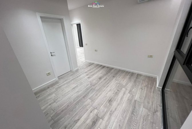 Tirane, jepet me qera zyre Kati 12, 100 m² 1.100 € (Rruga Mine Peza)
