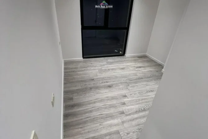 Tirane, jepet me qera zyre Kati 12, 100 m² 1.100 € (Rruga Mine Peza)