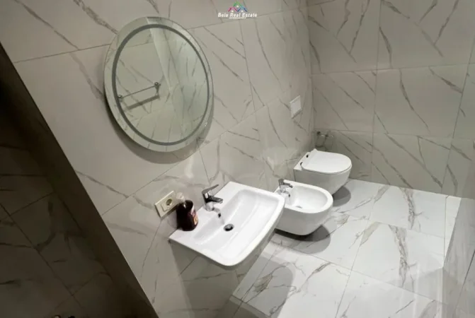 Tirane, jepet me qera zyre Kati 12, 100 m² 1.100 € (Rruga Mine Peza)