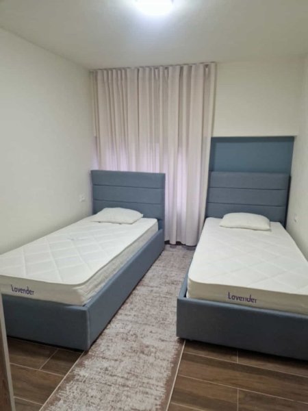 Tirane, jepet me qera apartament 2+1 Kati 0, 84 m² 700 € (Rruga Rreshit Petrela)