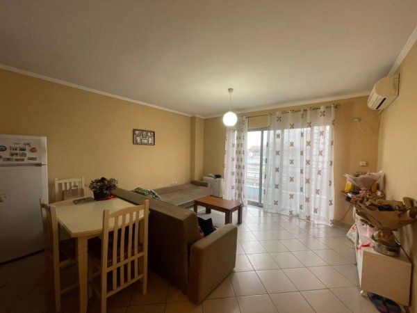 Tirane, shitet apartament 1+1 Kati 2, 70 m² 164.000 € (Rruga Robert Shvarc)